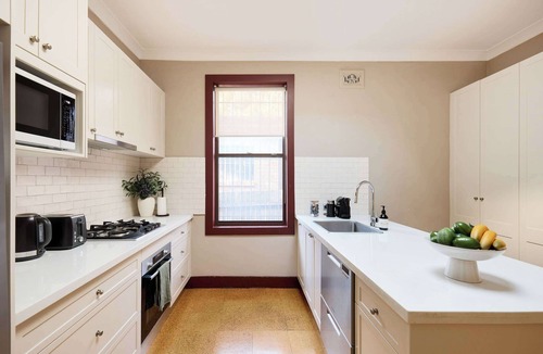 Arncliffe House | 4BR Arncliffe Hidden Gem | Bungalow with Pool+BBQ