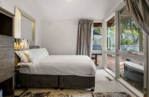 Beaumaris House | 5-Bed Haven with Pool Minutes From Beaches & Parks