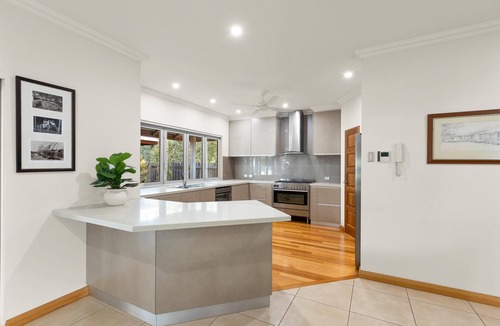Cable Beach House | 5 Bedroom 3 Bathroom Luxury House with Pool