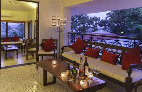 Britona Villa | 5 Tropical Woods 4 BR VillaGoa Pool Cook