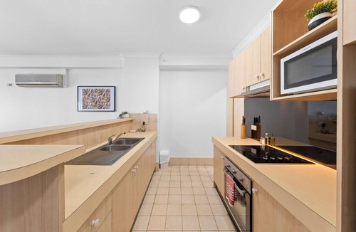 East Perth Apartment | 50 Bright Breezy East Perth Pool, Gym & Parking