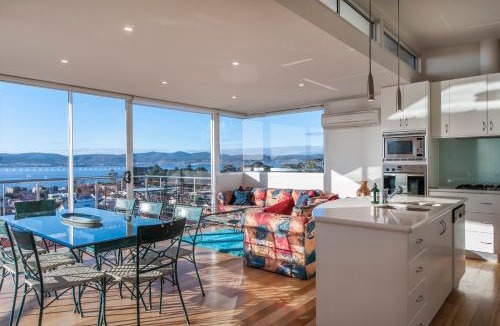 Sandy Bay Villa | 567 Sandy Bay