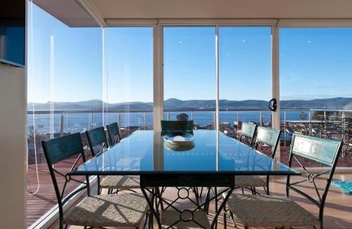 Sandy Bay Villa | 567 Sandy Bay