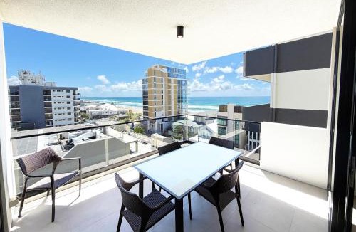 Palm Beach Apartment | 5th Floor Beachside Ocean View with Wi-Fi, Pool and Gym