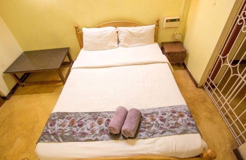 Baga Villa | 6 BHK Private pool Portuguese villa 500m Candolim