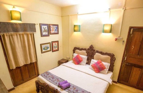 Baga Villa | 6 BHK Private pool Portuguese villa 500m Candolim