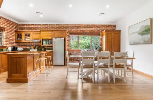 Laffing Waters House | 6 Minutes from Bathurst CBD - The Estait Homestead - Laffing Waters Retreat