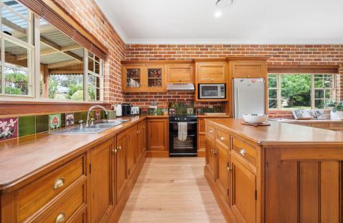 Laffing Waters House | 6 Minutes from Bathurst CBD - The Estait Homestead - Laffing Waters Retreat