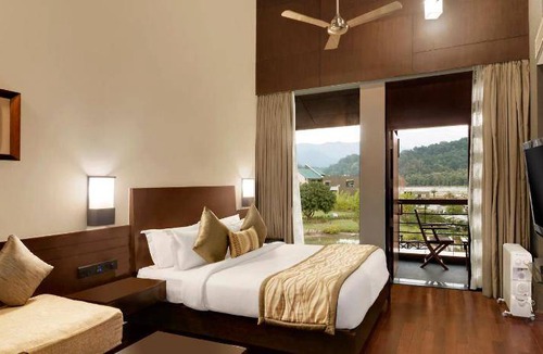 Dhikuli Resort | 61 m² Resort ∙ 3 guests