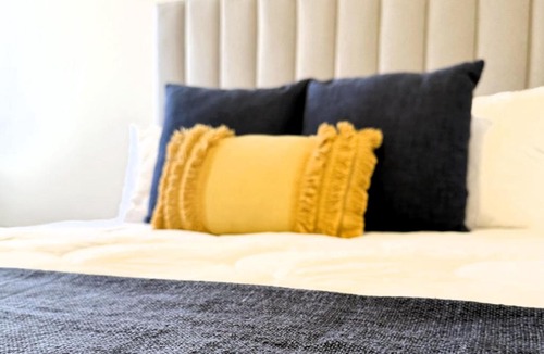 East Perth Apartment | 64 Sweeping Views EastPerth 2BR PoolPkg