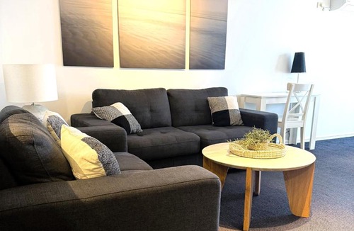 East Perth Apartment | 64 Sweeping Views EastPerth 2BR PoolPkg