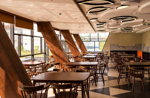 Navadvipa Hotel | 650 m² Hotel ∙ 5 guests