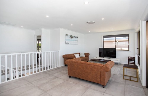 Ulladulla Apartment | 67 South Pacific Crescent - Apartment 1