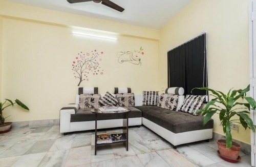 Sector II House | 7 DIV GUEST HOUSE