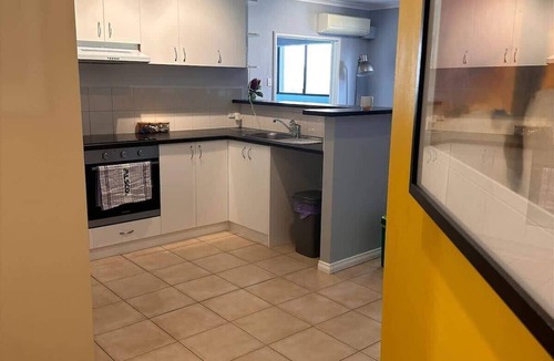 East Perth Apartment | 73 Serene 2BR Apt Perth CBD Pool-Gym & FREE Parkng