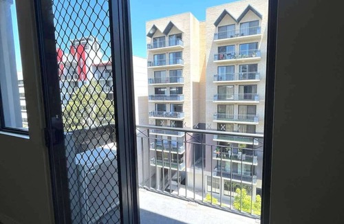 East Perth Apartment | 73 Serene 2BR Apt Perth CBD Pool-Gym & FREE Parkng