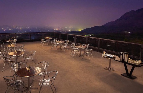 Vellamunda Resort | 750 m² Resort ∙ 2 guests