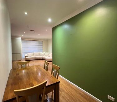Beecroft House | 8 Blue Room