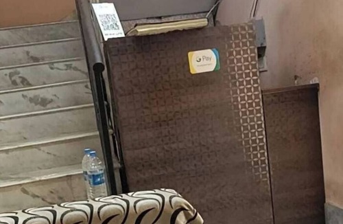 Sector V House | 9-bedroom building in fabulous Kolkata with WiFi, fitness room, AC
