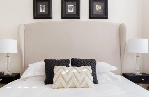 Richmond North House | 94 Highett - 5 bedroom, 3 car parks - Luxury House