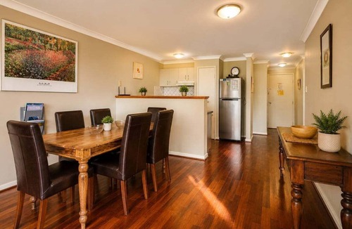 Broadwater House | 98 Steps To The Beach | Retreat with Pool Access