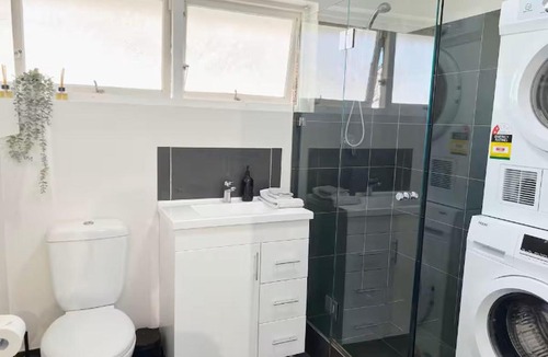 Cronulla Apartment | A Cozy 1BR in Cronulla Walk to Beach & Shops