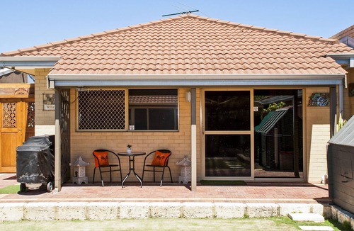 Innaloo Cabin | A Hidden Gem short stay as it is so well priced set in a well kept garden