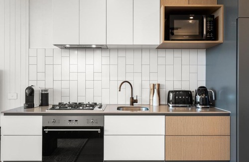 Collingwood North Apartment | A Home That’s Also a Gallery