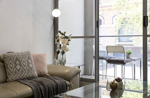 Sydney Central Business District Apartment | A Modern & Comfy Studio Next to Darling Harbour