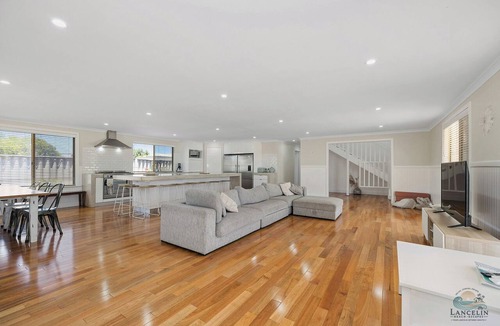 Lancelin House | A modern & stunning 8-bedroom home - perfect for larger or multiple families.