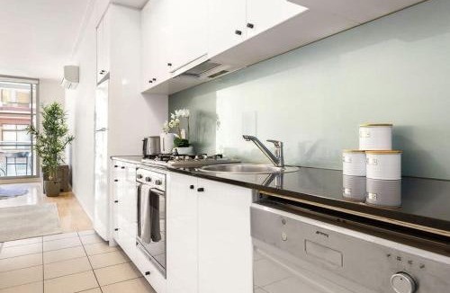 Sydney Central Business District Apartment | A Modern & Stylish Studio Next to Darling Harbour