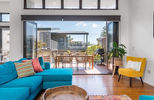 North Creek House | A PERFECT STAY - Bare Feet