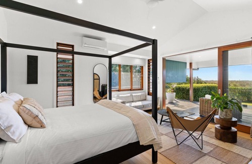 Ewingsdale Apartment | A Private Studio Retreat with Hinterland Views
