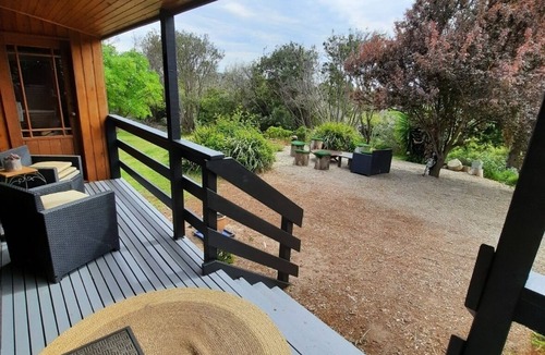 Fingal House | A relaxed fun Cosy Cabin- 5 min from ocean and bay beaches and the Hot springs