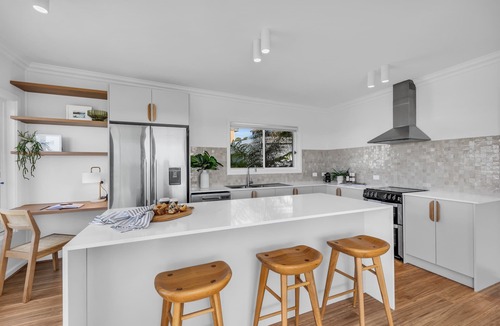 Merimbula Cabin | A Short Time - 3 Bedroom House