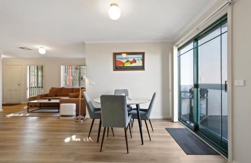 Metung House | A Stones Throw - Central Metung Escape