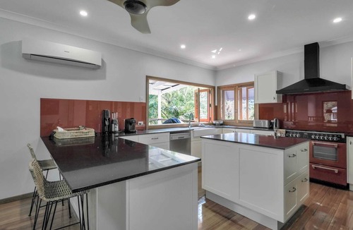Mount Coolum House | A Stunning dual living Queenslander Getaway