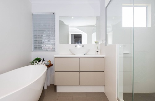 Busselton House | A Wave From It All - Exclusive Escapes