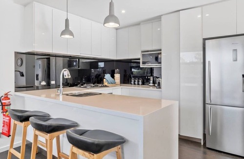 Torquay House | A Wave From It All: Ocean Glimpse Getaway Torquay