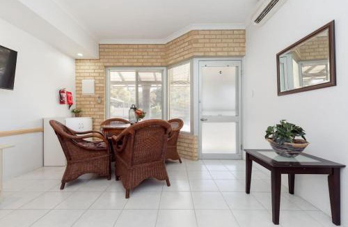 Connolly Apartment | A3 Modern Apt with Free Parking and Private Bathroom