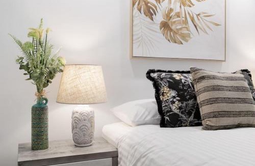 Connolly Apartment | A6 - Work-from-home haven - free WIFI - 1BR