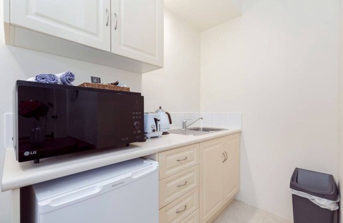 Connolly Apartment | A8 - Cozy Studio Apartment