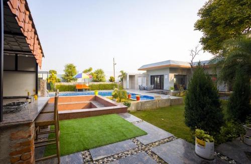 Taoru Villa | Aarul Farm - Poolside Living with Gazebos