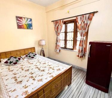 Tala Apartment | Aastha Apartment with 2 bedroom,Antique Furniture, AC and Kitchen
