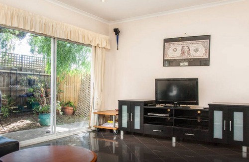 Abbotsford Hostel | Abbotsford Private Rooms & Pods @ 15 Charles Homestay