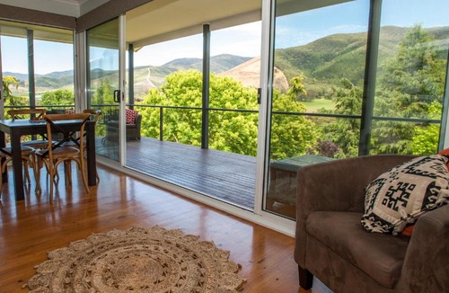 Wandiligong Cabin | Abbys Cottages Bright