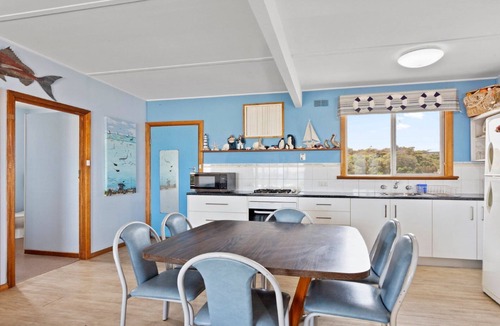 Lake Wangary House | About Windward - Budget Property With Million $ Views