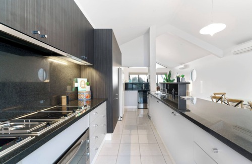 Rosebud House | Absolute Beach Frontage