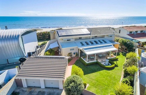 Adelaide House | "Absolute Beachfront Luxury" | By Host Solutions