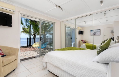 Machans Beach House | ABSOLUTE BEACHFRONT RIGHT AT YOUR DOORSTEP! Beach house on Cinderella